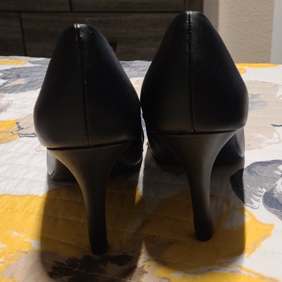 Women's Heels - Picture 4 of 5